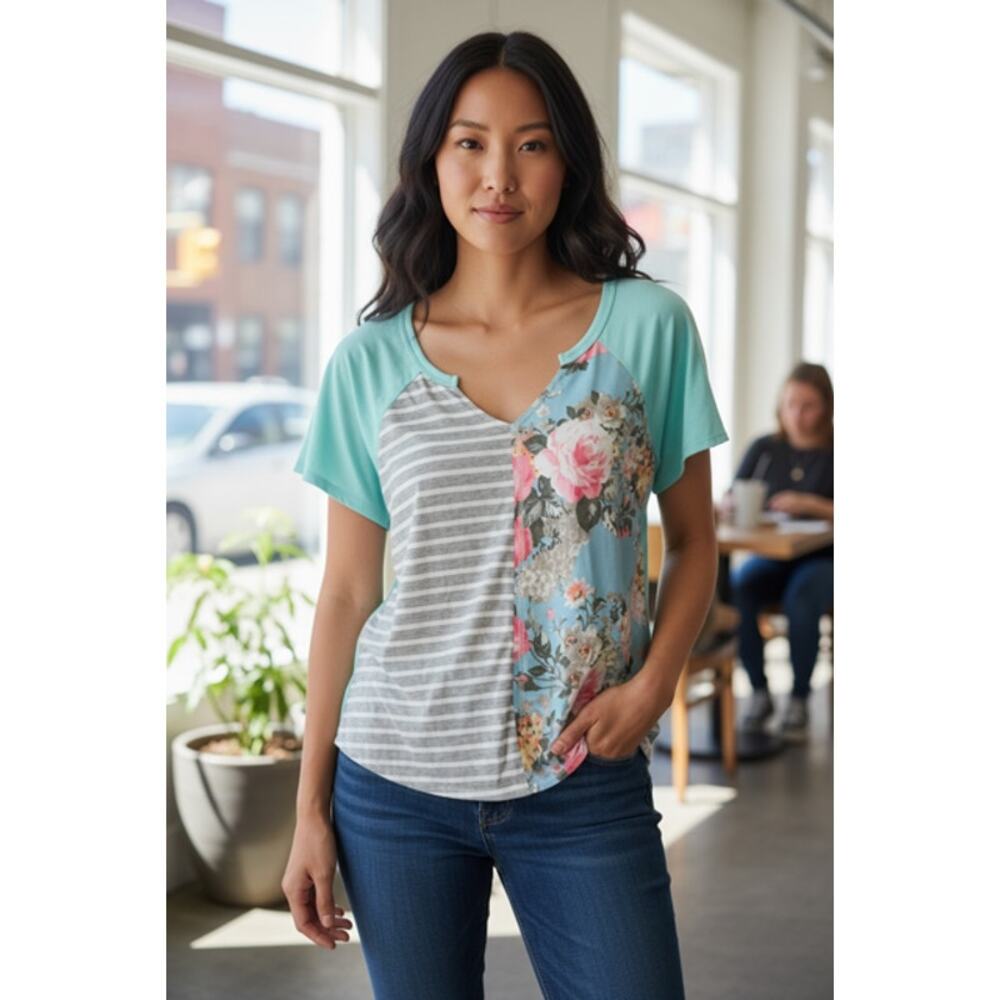 A.Gain - Floral and Stripe French Terry Short Sleeve V-Neck Top - Small